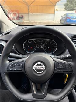 نیسان ڤێرسا